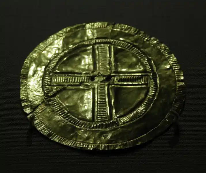 Sun disc, solar disc, gold sheet, solar cross